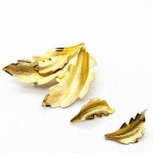 Vintage Leaves Parure, Gold Tone Textured Leaves Brooch & Matching Stud Earrings